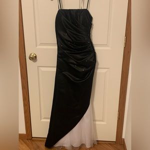 Strapless Formal Dress